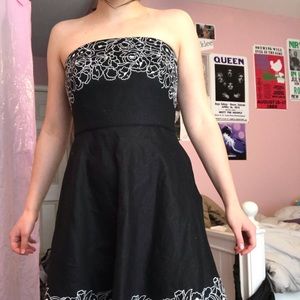 Embroidered Floral Strapless Cocktail Dress